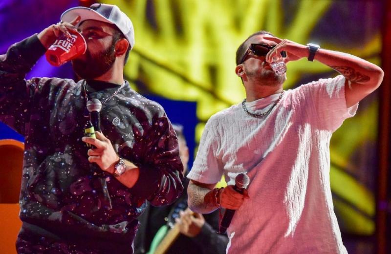 Multan a 'La Cotorrisa' con casi un millón de pesos por cantar 'El Rey' en su show