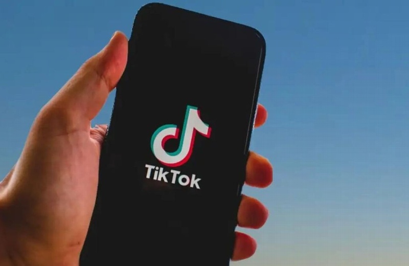 TikTok prueba formato de video horizontal y pantalla completa