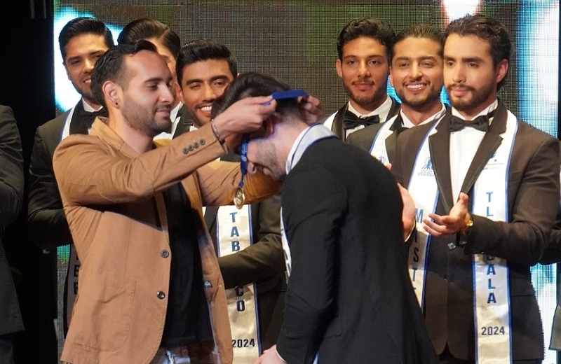 ¡Soporten! Locutor de Ya! FM con los hombres más guapos de México (+fotos)