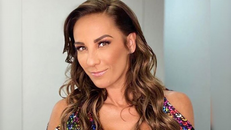 Consuelo Duval revela que sale con un hombre de 26 años de edad 'Menor que su hijo'