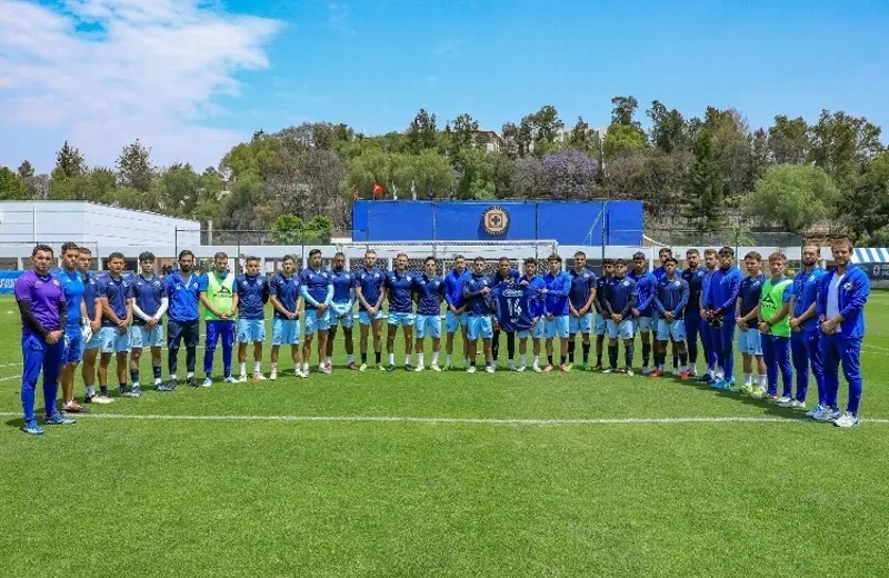 Cruz Azul ofrece minuto de silencio para el niño veracruzano José Armando