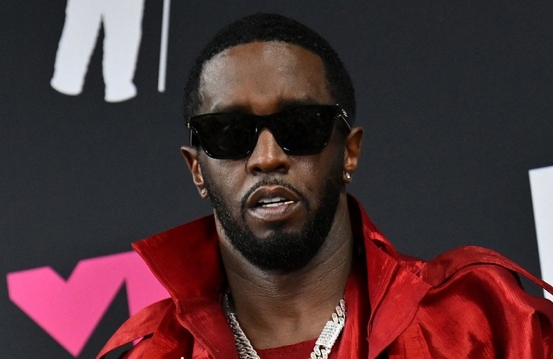 Sean 'Diddy' Combs admite que pateó y arrastró a su exnovia Cassie (+video)