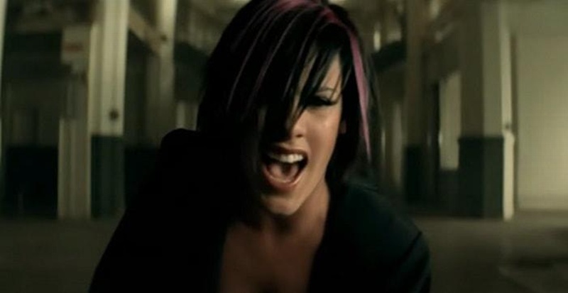 'Retro Weekend' La historia detrás de 'Just Like A Pill' de P!nk (+video)