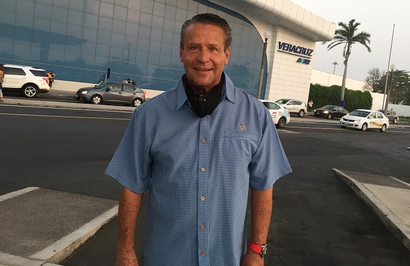 Alfredo Adame 'al bote' por refrescarsela a un periodista (+video)