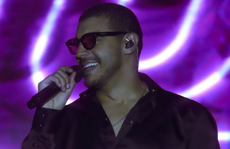 Manuel Medrano estrena 'Perfecto' y presenta la rola 'Miel' (+video)
