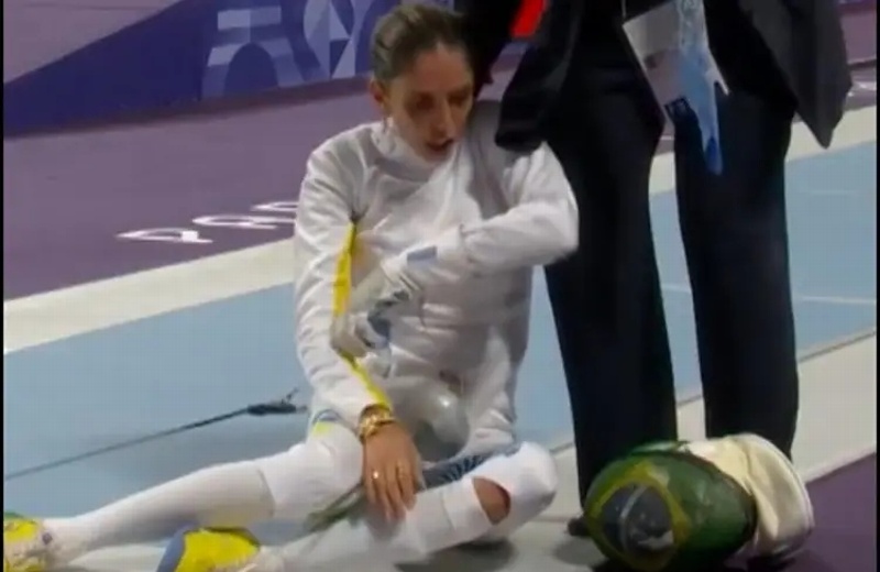 ¡Dramático! Atleta compite en Olímpicos con un tumor en el coxis y se desvanece (+video)