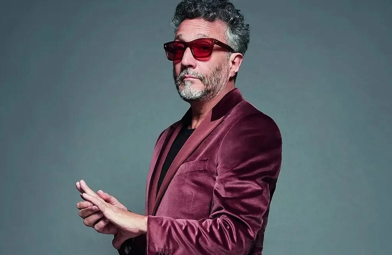 Legendario cantante se fractura 5 costillas y cancela concierto en CDMX (+foto)