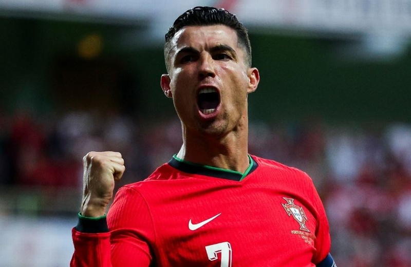 Cristiano Ronaldo logra 900 goles oficiales (+video)