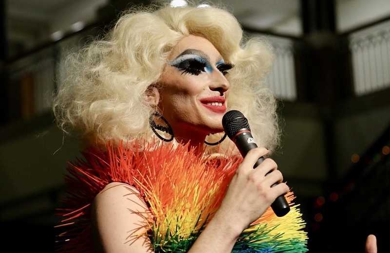 Municipio de Nuevo León prohíbe eventos de drag queen y travesti