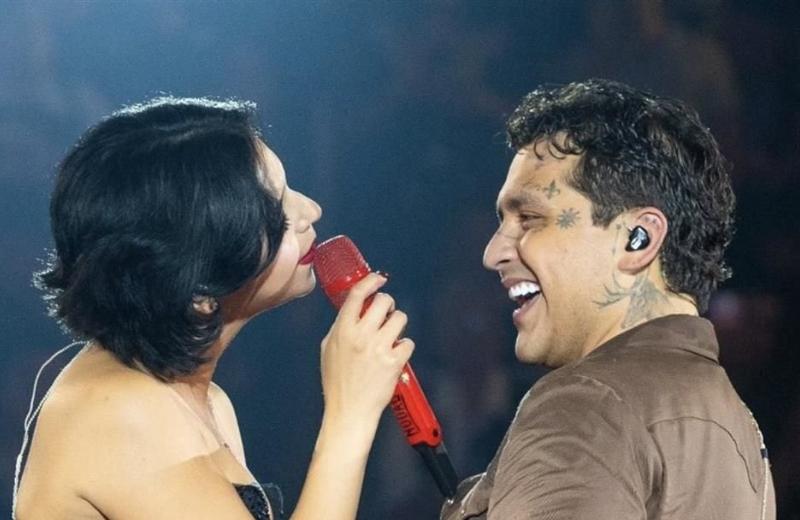 ¡Nodal es un romántico! Así celebró los 21 años de Angela Aguilar (fotos+video)
