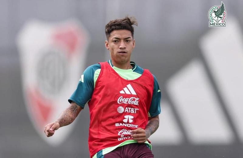 ¡Orgullo jarocho! Raymundo Fulgencio vive su primer titularidad en la Selección Mexicana