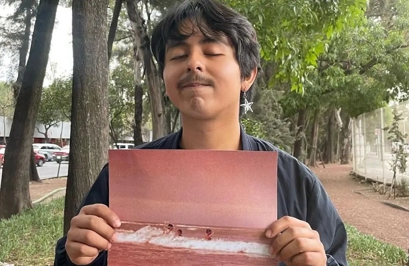 Macario Martínez, el músico barrendero de CDMX que se ha vuelto viral (+videos)