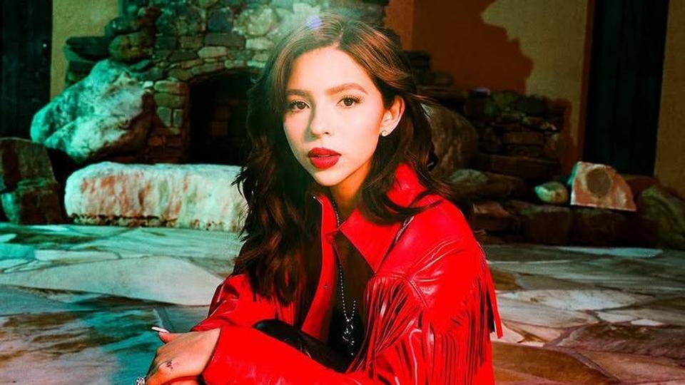 Ángela Aguilar en la portada de la revista Billboard