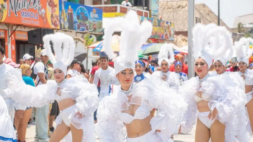 Música, baile y colorido en la rumbata del Carnaval de Veracruz 2025 (+fotos)