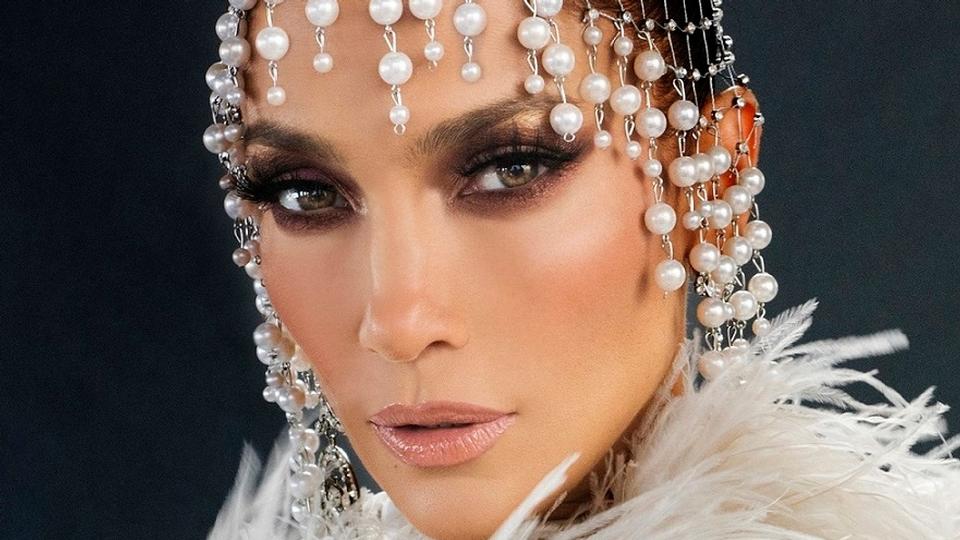 JLo y Robert Zemeckis colaborarán en una adaptación de 'The Last Mrs. Parrish' 