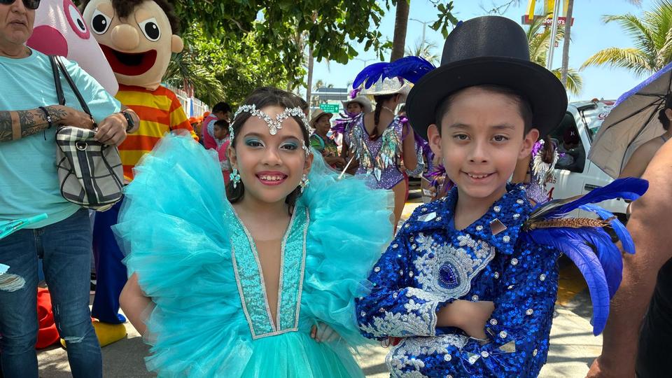 Presentan a los Reyes Infantiles del Carnaval de Veracruz 2025 (+fotos)