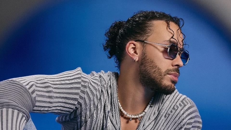 Prince Royce lanza 'Eterno', un homenaje en bachata a icónicos éxitos
