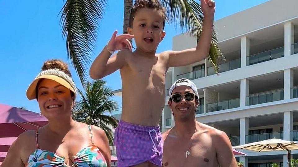 Mariana Echeverría comparte fotos de su avanzado embarazo (+fotos)