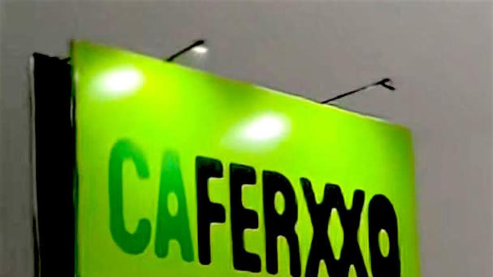 ¿Llegará CAFERXXO a CDMX? Espectacular anuncia posible show de FEID (+FOTO)