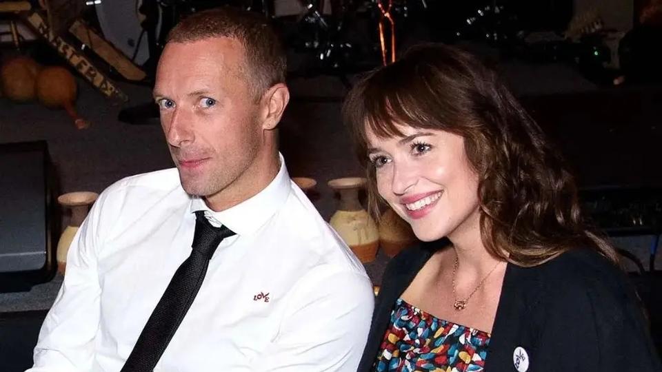 Dakota Johnson y Chris Martin habrían terminado su relación de 8 años