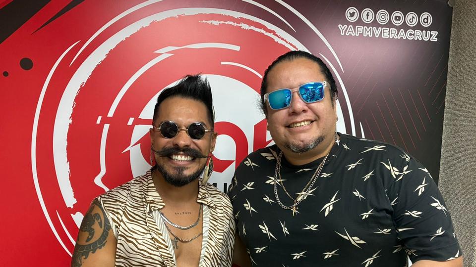 Byron saca sus pasitos de baile con el salsero Jimmy Rodríguez 