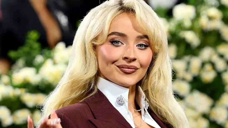 Portada de nuevo álbum de Sabrina Carpenter genera debate en redes (+fotos)