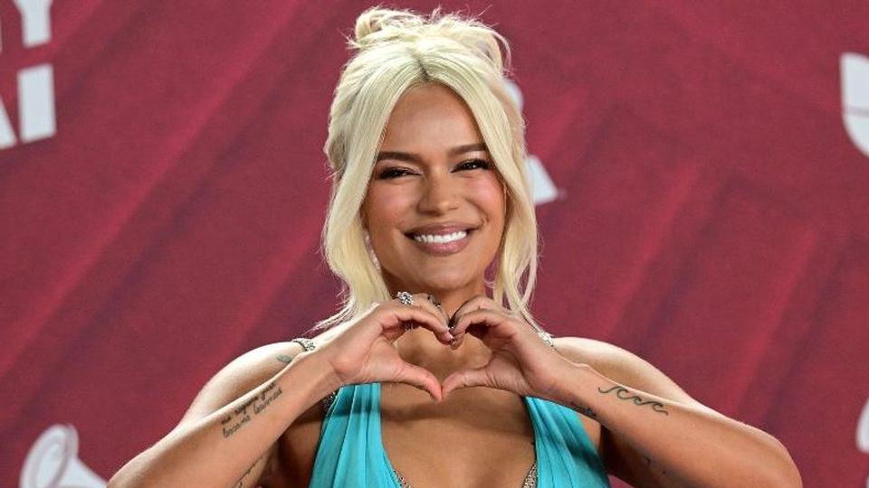 Karol G lanza 'Tropicoqueta', homenaje a lo latino que va del merengue a la ranchera