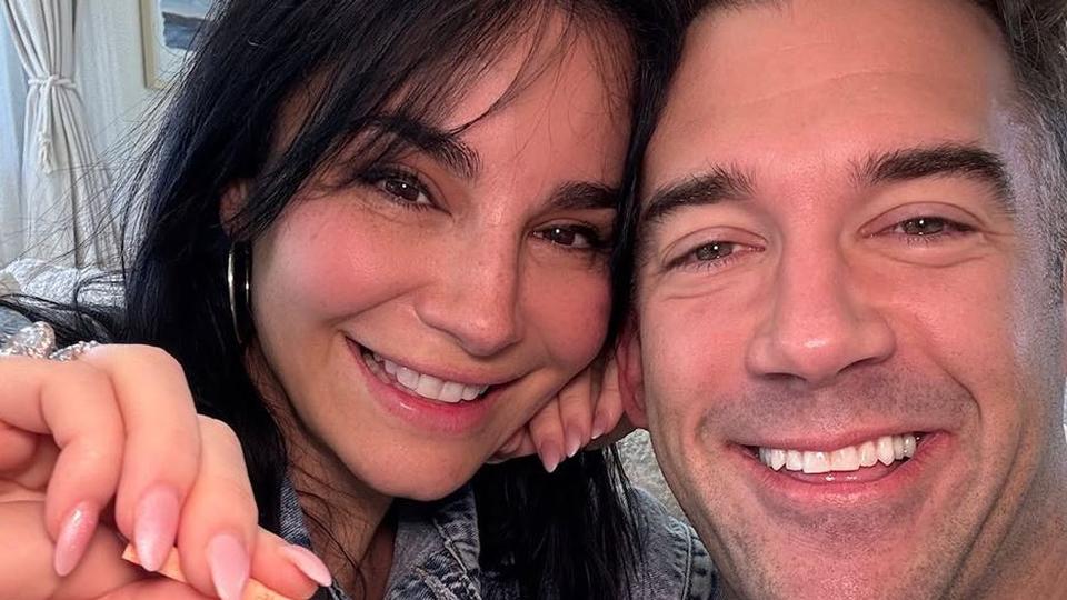 Martha Higareda anuncia 'dulce espera' junto a su esposo (+video)