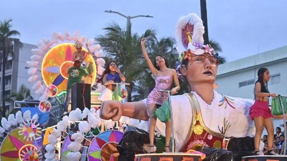 ¿Aislinn Derbez estuvo en el Carnaval de Veracruz? Esto compartió la actriz en sus redes