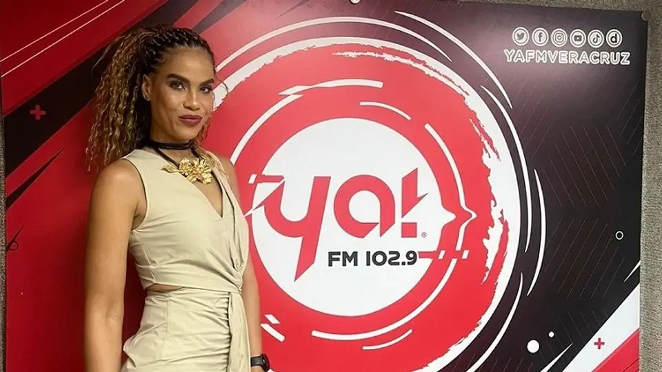 La cubana SALLY G en la cabina impactante de Ya! FM ¡Estrena la rola 'Miénteme'! (+videos)