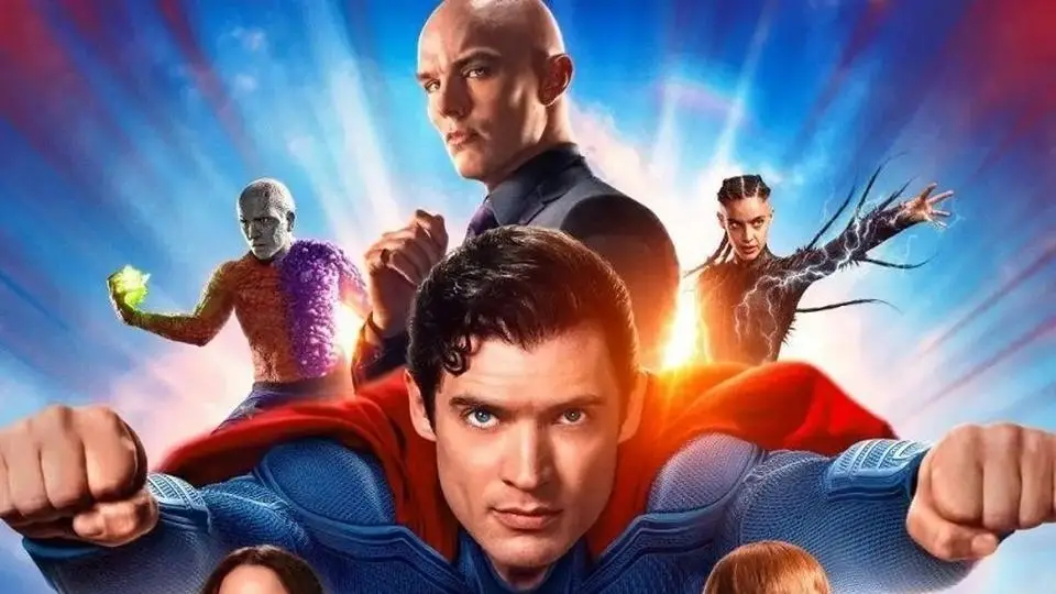 Superman alcanza éxito en taquilla y genera polémica por su mensaje