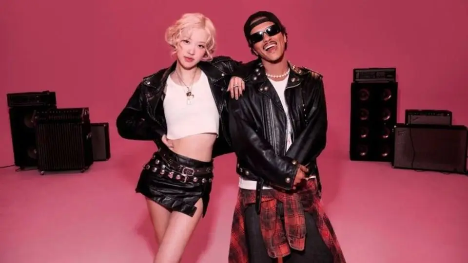 ¡Bruno Mars y ROSÉ sorprenden al cantar juntos en concierto de BlackPink! (+VIDEO)