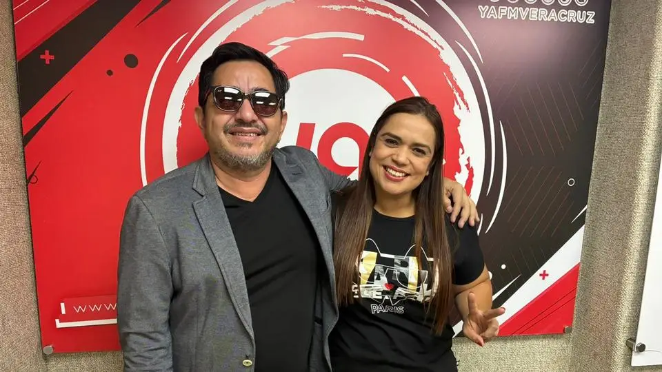 Carlos Macías impacta en Ya! FM e invita a su concierto en Veracruz (+video)
