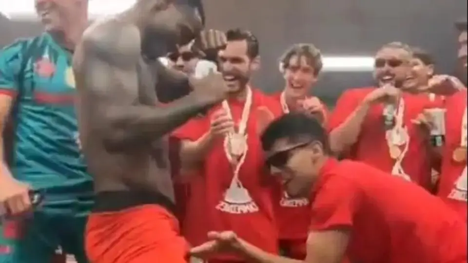 Se puso 'raro' el festejo del Toluca (+video)