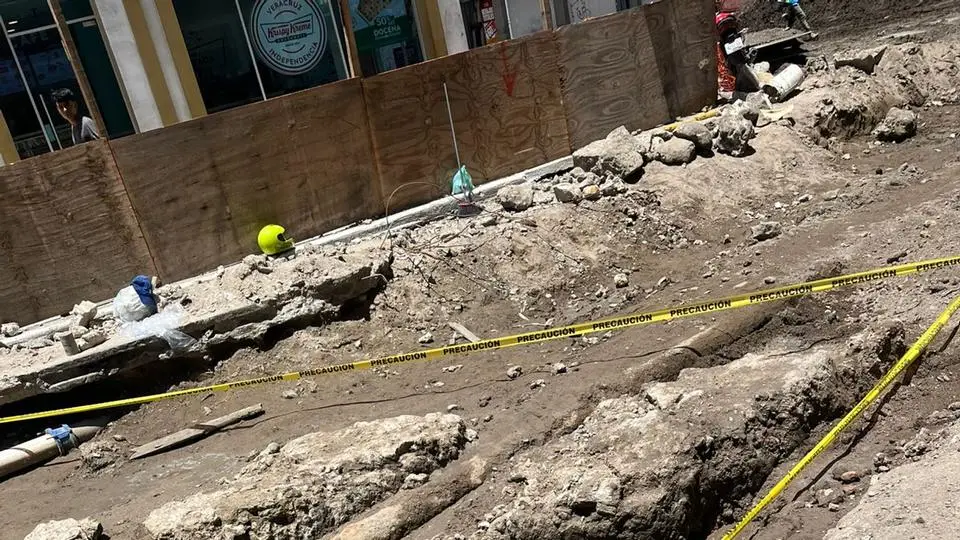 ¡Hallan restos de un submarino en el centro de Veracruz!