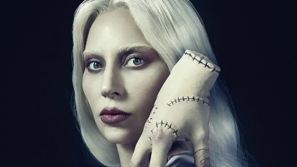 Monstruosamente fabulosa: Lady Gaga llega a Merlina