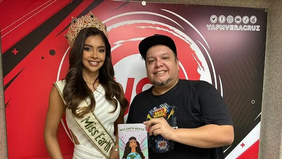 Miss Earth México impacta a Byron con su belleza y su libro  lúdico y educativo