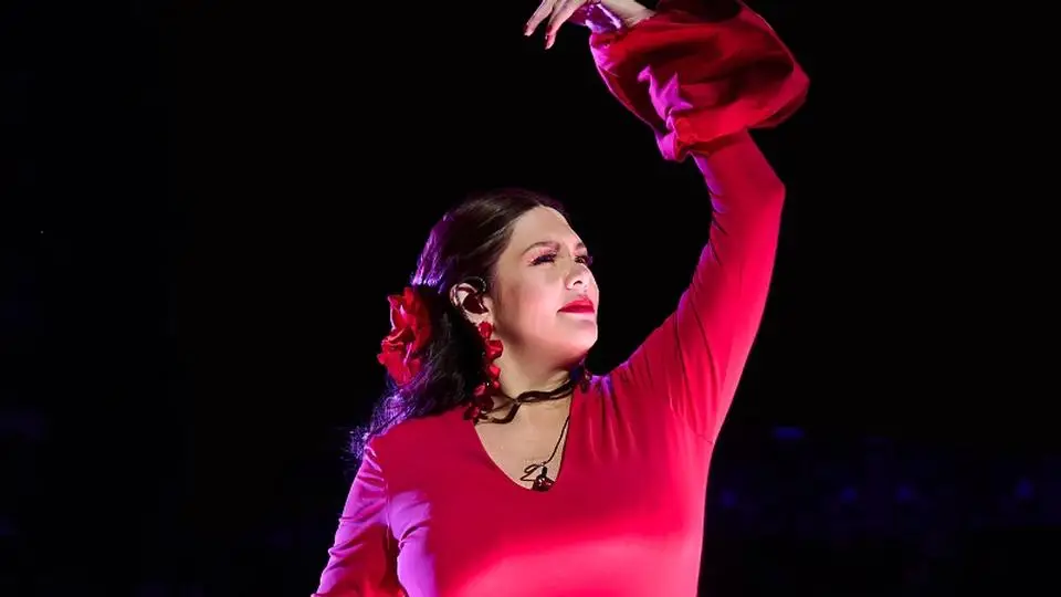 Yuridia está de fiesta estrenando disco y canción a dueto con Carlos Rivera (+video)