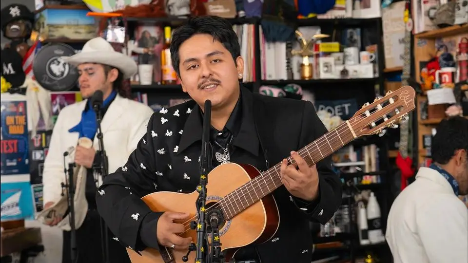 Con sonidos veracruzanos, Macario Martínez brilla en el Tiny Desk Concert (+video)