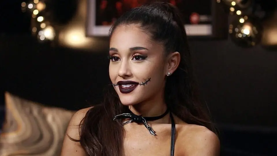 Ariana Grande une fuerzas con Las Perdidas para una fiesta de Halloween 