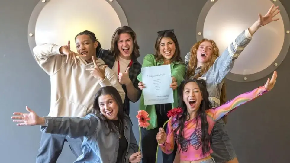 ‘Trina toma el escenario: Netflix revive el universo de Victorious con Daniella Monet al frente’ ‘Trina toma el escenario: Netflix revive el universo de Victorious con Daniella Monet al frente’