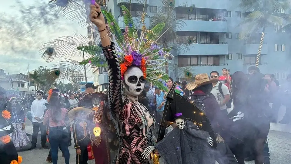 Concurrido Carnaval de Catrinas en Veracruz  Concurrido Carnaval de Catrinas en Veracruz