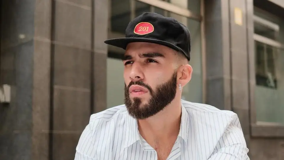 Manuel Turizo más romántico que nunca en “Cosas de Enamorao”