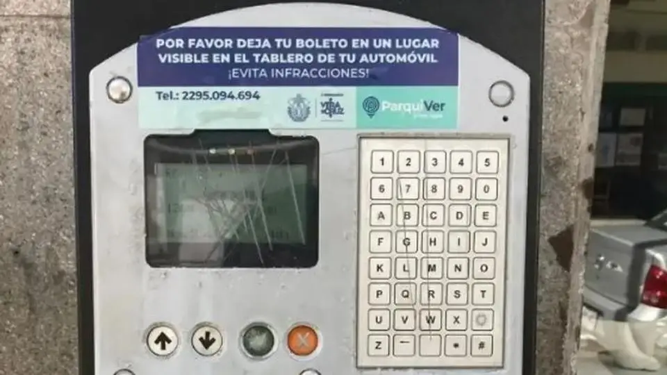 ¿Hoy lunes de puente, cobran parquimetro en Veracruz?