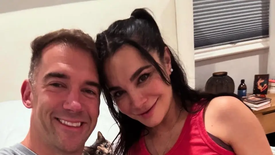 Ya! son papás: Martha Higareda y Lewis Howes anuncian nacimiento de sus gemelas