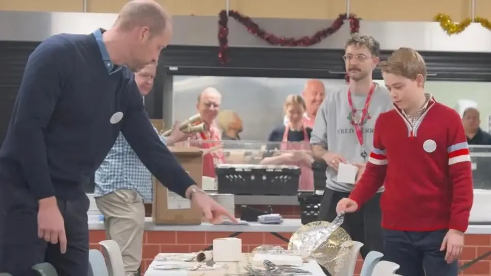 El príncipe William lleva a su hijo a refugio que visitó de niño con su mamá, Diana