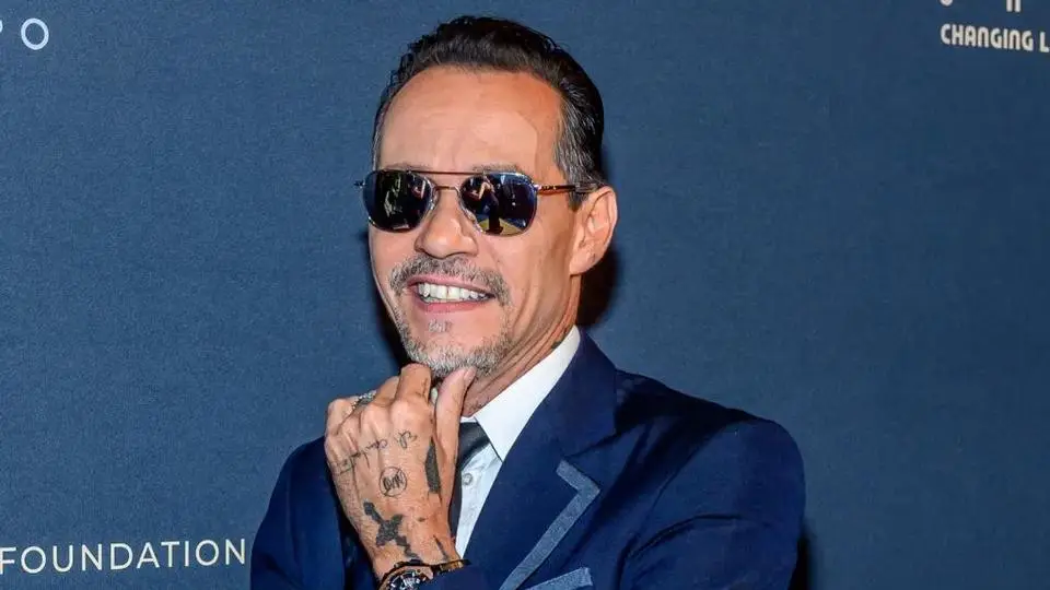 Marc Anthony le pone salsa a la Navidad con ‘Feliz Navidad / I Wanna Wish You a Merry Christmas’