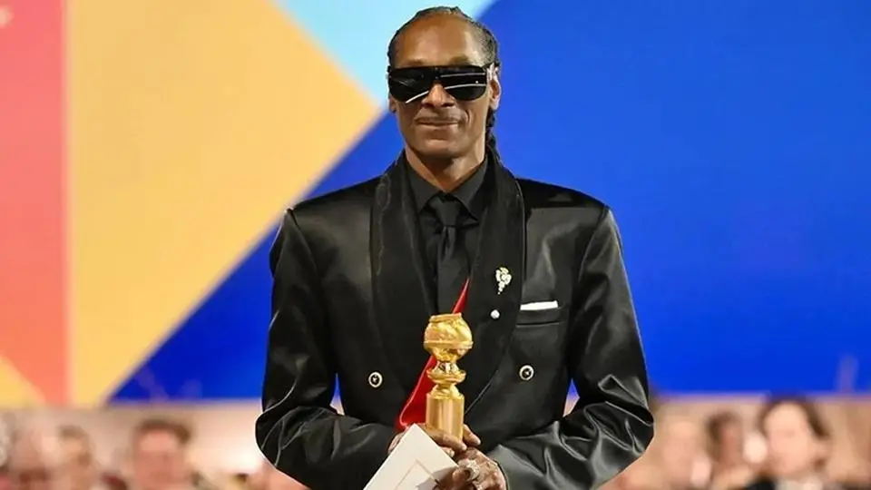 Snoop Dogg llega dr0gad0 a entrega de premios ¡Y lo censuran! (+video)