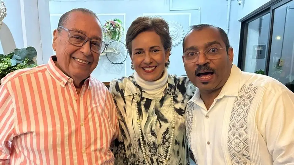 Fiesta de cumpleaños para el diseñador Tirso Inurreta en el restaurante El Sazón Alvaradeño 