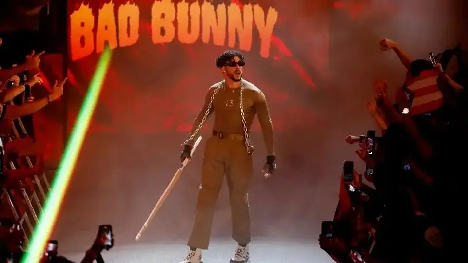 Bad Bunny da un adelanto de su show en el Super Bowl (+video)